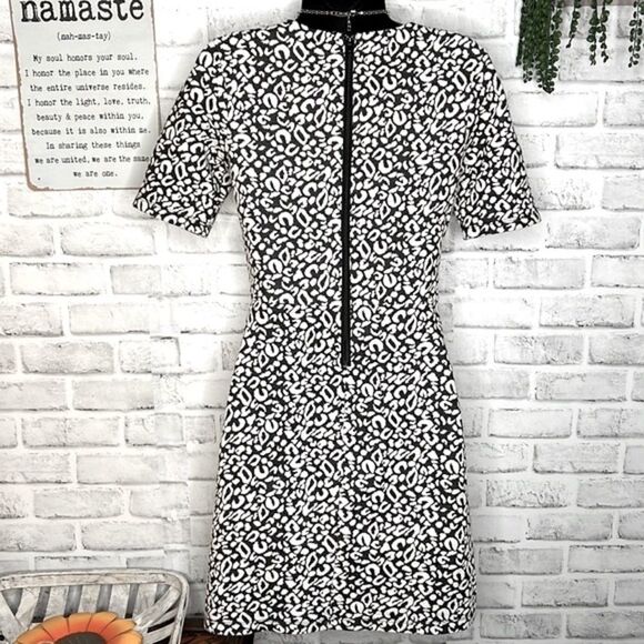 H&M Black & White Fit & Flare Short Sleeve Dress Size 6 Medium - Picture 4 of 7